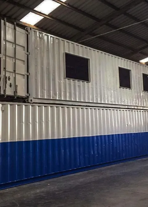 COMEDOR EN NAVE INDUSTRIAL